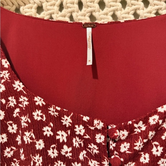 Free People Women’s Red Floral Top – Daisy Chain Cropped Blouse, Boho Bohemian S - Picture 2 of 2